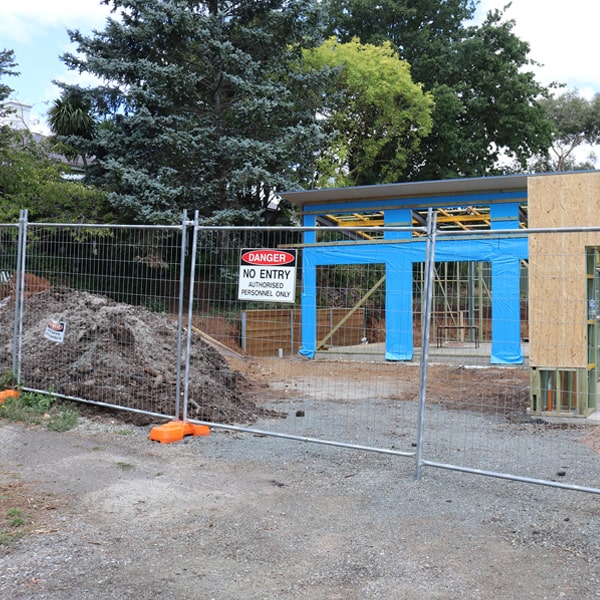 do you deliver and install temporary fencing and what's the cost for this in Pelham